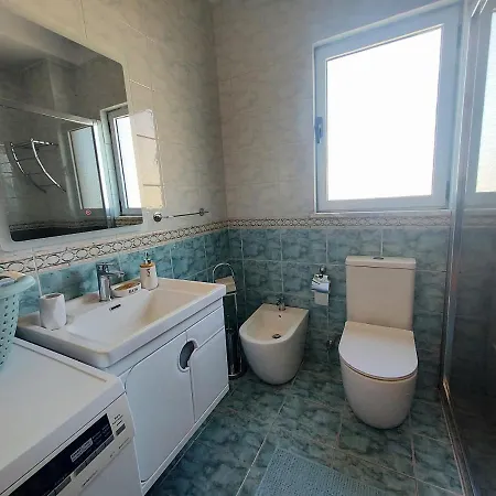 Cozy Retreat In The Heart Of Bllok Apartament Tirana