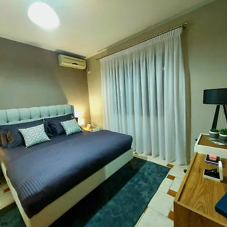 Apartament Cozy Retreat In The Heart Of Bllok Tirana