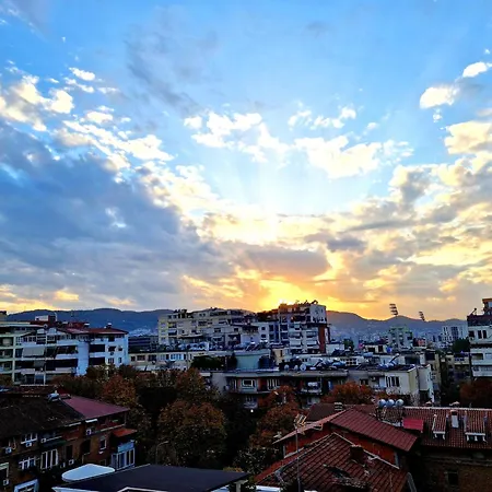 Cozy Retreat In The Heart Of Bllok Apartament Tirana