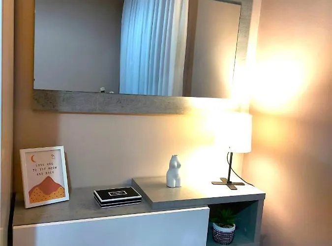 Cozy Retreat In The Heart Of Bllok * Τίρανα